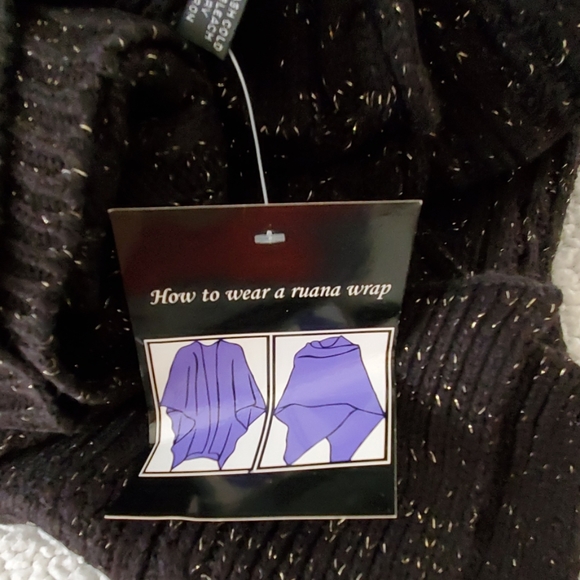 Brand New Ruana Wrap - Picture 5 of 5